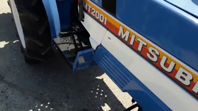 Японский минитрактор с ковшом! смотреть онлайн
