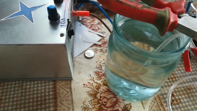 Получение Водорода с помощью лабораторного блока питания. потребление 40 Ватт без хитрой схемы смотреть онлайн