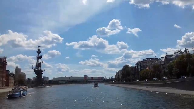 ПРОГУЛКА ПО МОСКВА-РЕКЕ/Водные Экскурсии Парк Заречье/Москва Moscow Russia смотреть онлайн