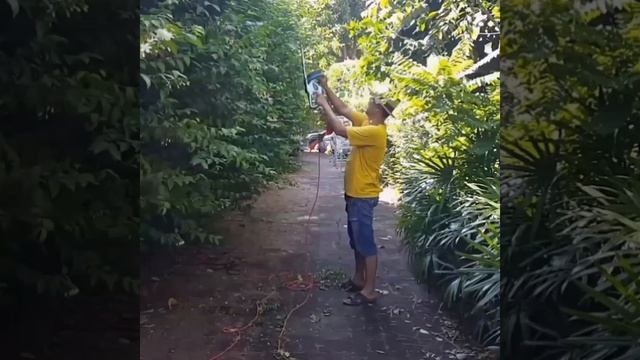 รีวิวเครื่องตัดแต่งกิ่งไม้ Makita รุ่น MUH355G HEADGE TRIMMER 350MM (Review) смотреть онлайн