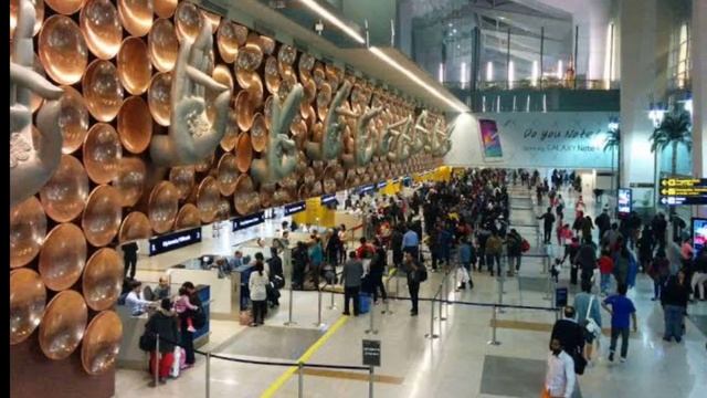 Delhi Airport ! Good News for passengers arriving at Delhi Airport. смотреть онлайн