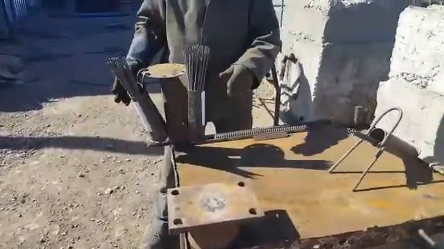 0159 2016 06 02 Усовершенствованный сварочный стол KAZPACO, Астана Павлодар, км 165 186 смотреть онлайн