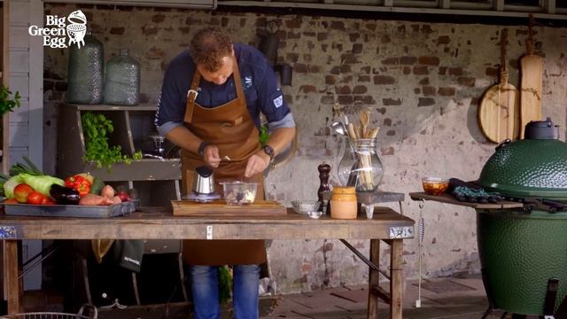 How to make smoked Vitello Tonnato (veal with tuna sauce) - Big Green Egg смотреть онлайн