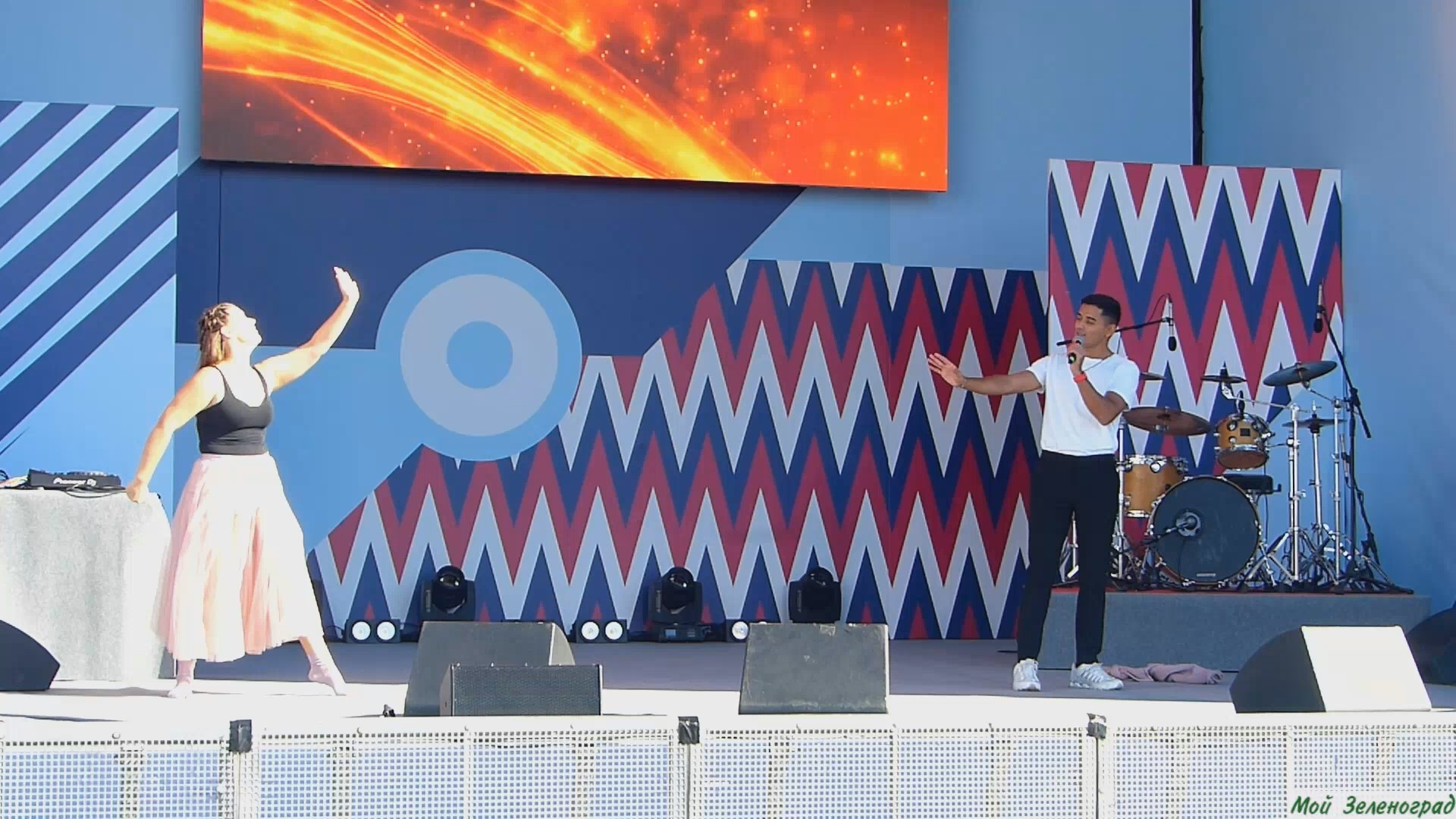 Мария Дубровина и Сунат Нигматов - Салют, вера!