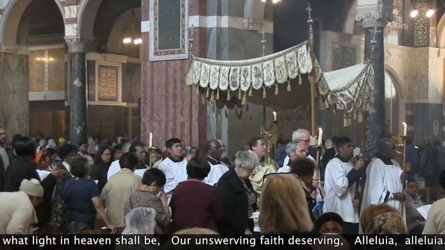 Blessed Sacrament Procession-Westminster Cathedral-May 2018. A Day With Mary смотреть онлайн