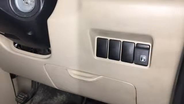 NISSAN SERENA смотреть онлайн