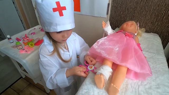 Доктор София лечит куклу Полину смотреть онлайн