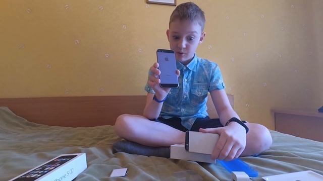 распаковка iphone 5s и несколько чехлов на iphone 5 и iphone 4s смотреть онлайн