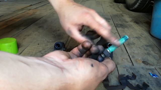 Замена передних тормозных дисков и колодок Киа Рио III смотреть онлайн