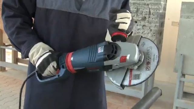 GWS 24 230 LVI Угловая шлифмашина Угловые шлифмашины 230 мм Угловые шлифмашины 2000 2 600 Вт Bosch смотреть онлайн
