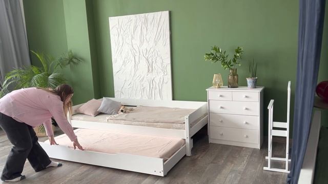 Односпальная кровать «Робби» из массива сосны с дополнительным выкатным спальным местом смотреть онлайн