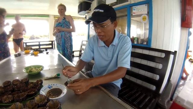 Поедание морских ежей смотреть онлайн