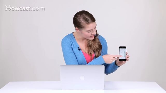 How to Sync Your iPhone through iCloud | Mac Basics смотреть онлайн