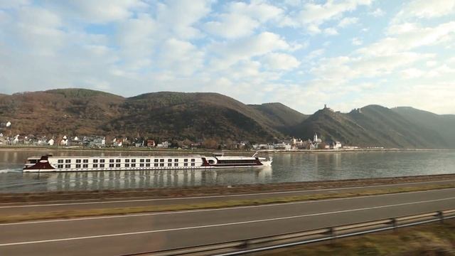 The Most BEAUTIFUL Train Route In GERMANY?! (Rhine Valley by Train) смотреть онлайн
