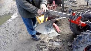 Поворотный плуг для мотоблока