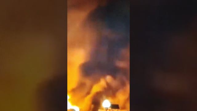 28.08.21 г. Сочи сейчас! В Сочи горит набережная, кафе. смотреть онлайн