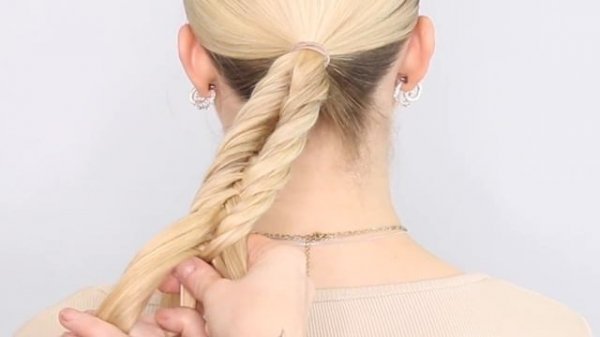 Fishtail braid (updo tutorial)