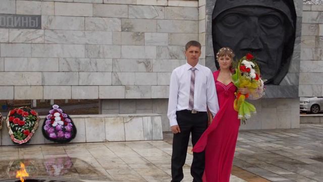 Саша Антонова попросила показать фото со свадьбы десятилетней давности😊 смотреть онлайн