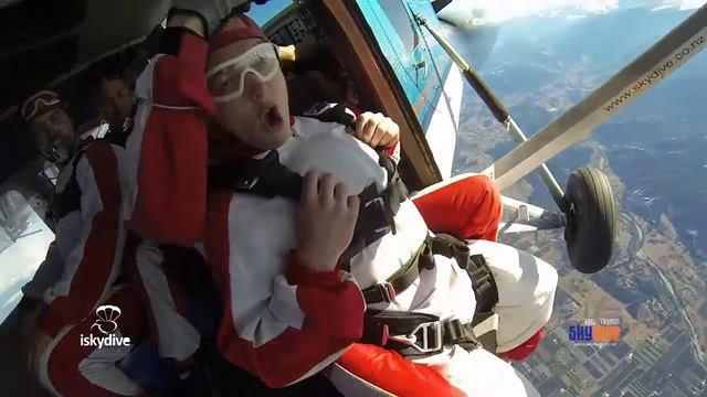 Skydive, Abel Tasman National Park смотреть онлайн