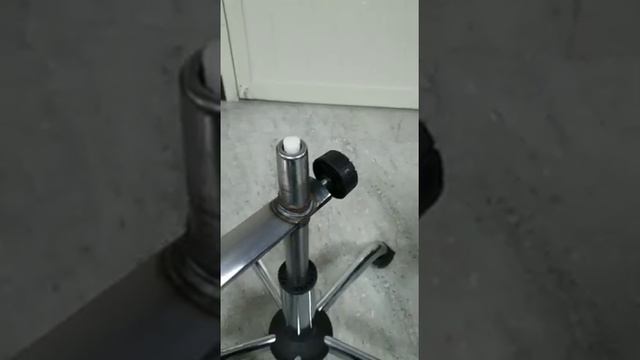 Twin Tiltable Saddle Stool with 360 Degree Arm Support | sithealthier.com смотреть онлайн