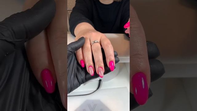 В работе использовала гель Bloom fast 09 и цвет Луи Филипп 071? смотреть онлайн