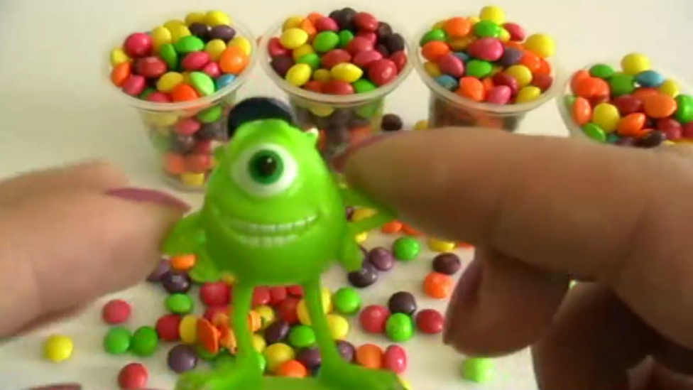 Скитлс игрушки Свинка пеппа Корпорация монстров Фиксики Спанч Боб Миньон смотреть онлайн