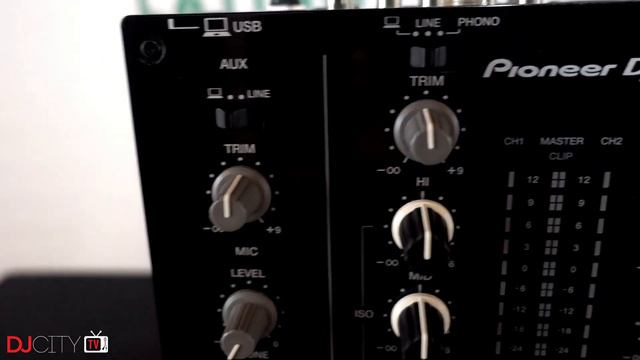 Pioneer DJ DJM-S3 Mixer Review | Consejos y Trucos | DJcity Latino смотреть онлайн