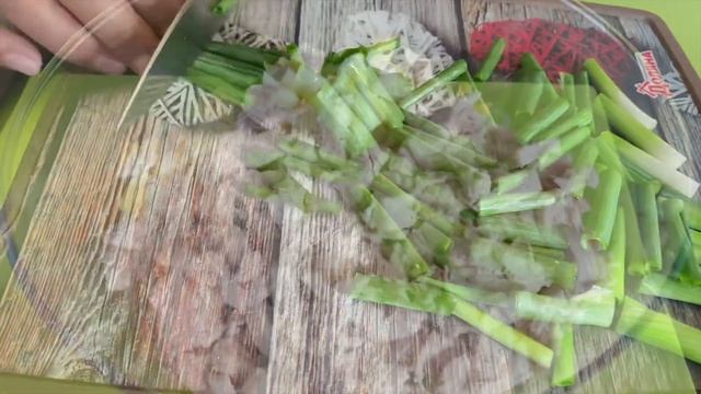 ?Быстрый салат с куриной грудкой смотреть онлайн