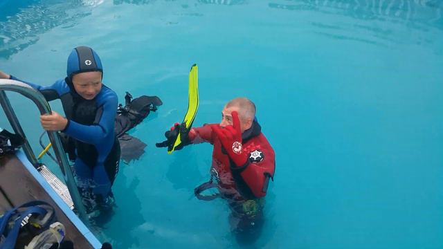 7.07.19.👫Детки на занятиях ДАЙВИНГОМ
в родительский день 💖 ДОЛ "ГРАД ДЕТИНЕЦ"(1) смотреть онлайн