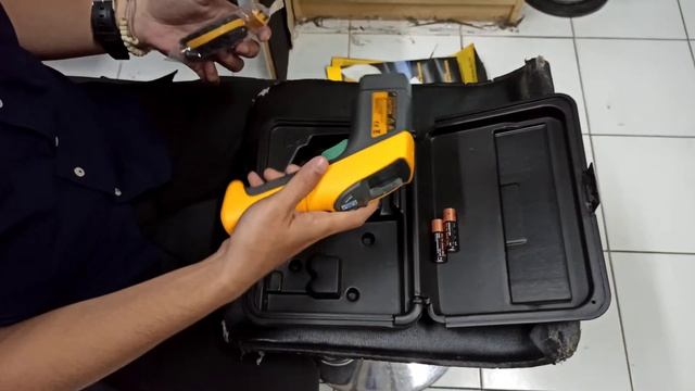 Unboxing 561 HVAC IR & Contact Thermometer by FLUKE !!! Alat pengukur Suhu смотреть онлайн