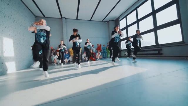 LOVANDA KIWI / concept dance video by Babina ft Pro Dance Project смотреть онлайн