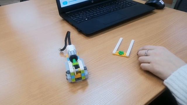 Кружок "Роботенок" Занятие для 3 и 4 группы, первый год обучения. смотреть онлайн