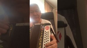 Перекрёстная игра аккордами на гармони в басах