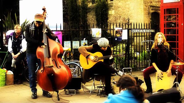 Cajon Basic bolero - Heidi Joubert performing busking 'Sabor a mi' смотреть онлайн