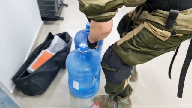 Экзоскелет для переноса воды. смотреть онлайн