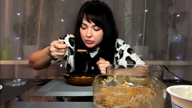 МУКБАНГ? Борщ // Салат с фасолью #едаялюблютебя #мукбанг #едимдома #mukbang #готовимсами #еда #food смотреть онлайн