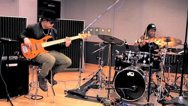 That's What I Like - Bruno Mars /// Drum & Bass cover смотреть онлайн