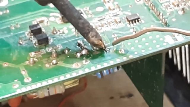 Ремонт дежурного БП (замена микросхем) на инверторе Ресанта САИ 250А смотреть онлайн