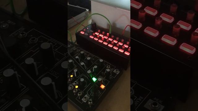 PO-32 Tonic, 0-Coast Jam Controlled by Korg SQ-1 смотреть онлайн