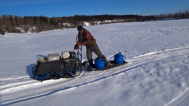 Жизнь в деревне / Завожу воду в БАНЮ на мотособаке. смотреть онлайн