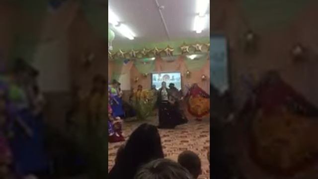 Поздравление от родителей воспитателям. смотреть онлайн