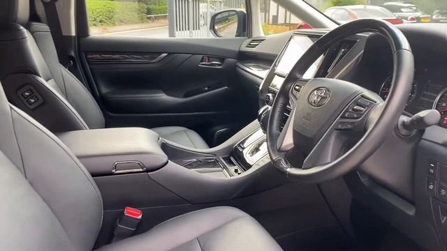 Toyota Vellfire V6 4WD смотреть онлайн