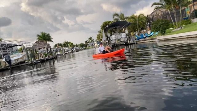 Cheap￼￼ Riot Mako Pedal Kayaks | WATCH BEFORE YOU BUY! смотреть онлайн