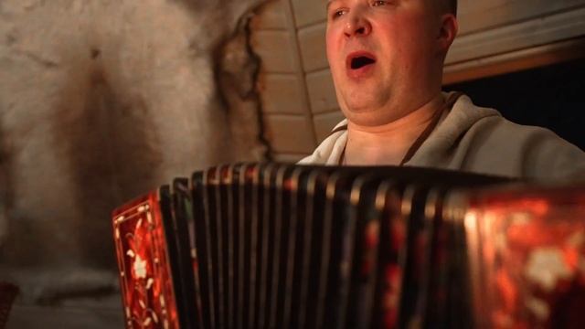 Зимняя рыбалка | Над рекой калина спелая, налитая соком – Иван Разумов под гармонь смотреть онлайн