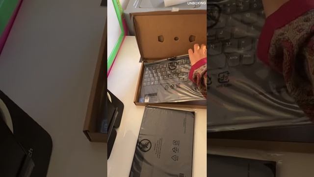Unboxing The Lenovo IdealPad Duet 3i смотреть онлайн