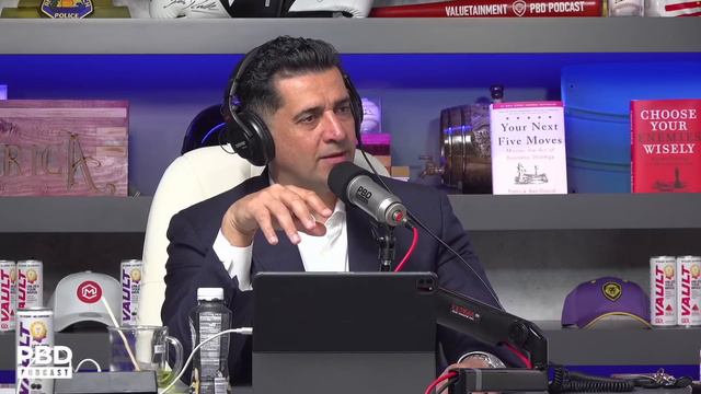 "Building A War Chest" - Why Billionaires Jeff Bezos & Jamie Dimon Sold MASSIVE Amounts of Stock смотреть онлайн