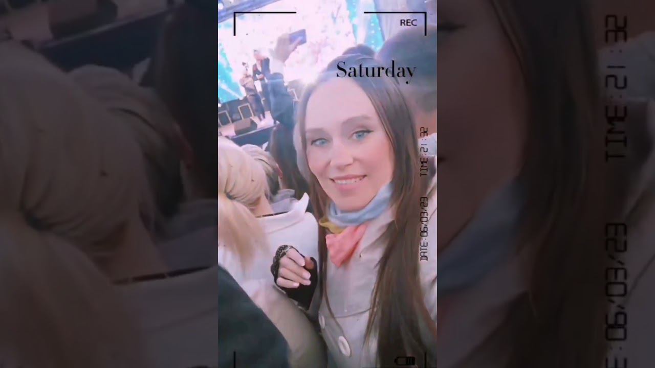 Поём вместе с целой площадью родного города смотреть онлайн