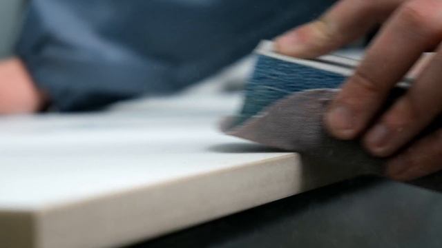 Как окрасить мебельные фасады с двух сторон и не возиться с из оклейкой для предотвращения напыла смотреть онлайн