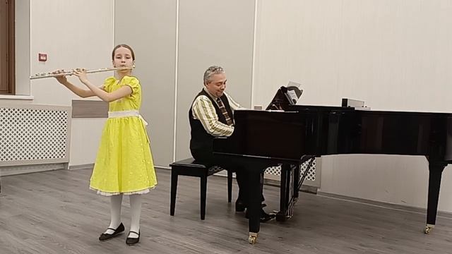 Жанна Металлиди "Танцующие светлячки", исполняет Александра Косолапова, 10лет смотреть онлайн