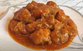 Как приготовить гуляш из свинины.